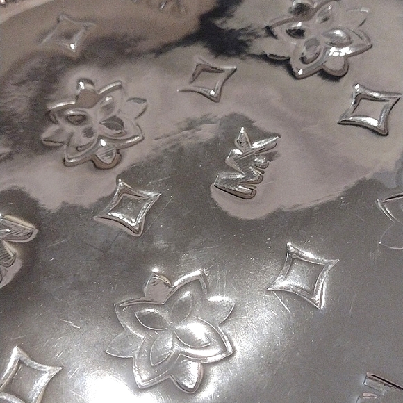 Michael Kors Jet Set Travel Wristlet Clutch in Foil Silver - Picture 15 of 16